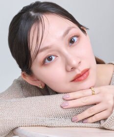 Phoebe 【金属アレルギー対応】マーガレットフラワーフープピアス　ゴールド