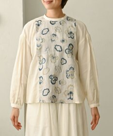 muuc 〈遠州織物の工場で織られた上質なコットン生地〉ビオラ刺繍切り替え ボリューム袖 プルオーバーブラウス