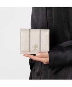 CLATHAS ソフィア 内ボックス二つ折り財布