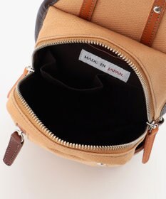 UNBILLION Otias 8号キャンバス牛革付属タテ型ボディバッグ