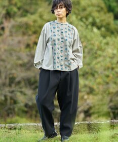 muuc 〈遠州織物の工場で織られた上質なコットン生地〉あじさい小花柄刺繍切り替え ボリューム袖 プルオーバーブラウス