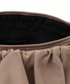 TOCCA 【美人百花掲載】【新色登場】FRILL POCHETTE ポシェット