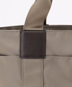 LA BAGAGERIE 【LA BAGAGERIE×HELLO KITTY】リボンチャーム付き　デイリートート　Sサイズ