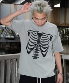 WEGO 【ユニセックス着用ITEM】ブリーチボーングラフィックT（SS）