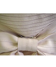 ATRENA 段折りブレード リボンつきキャペリン