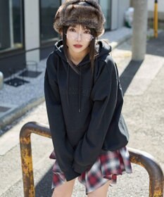 WEGO 【ユニセックス着用ITEM】エンボスステッチロゴプルパーカー