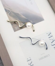 Tiaclasse パール付きニュアンスウェーブブローチ