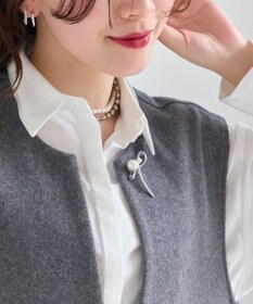 Phoebe クロスメタルパールブローチ　シルバー
