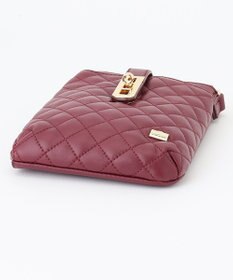 LA BAGAGERIE シープレザー　キルティングスマホショルダー