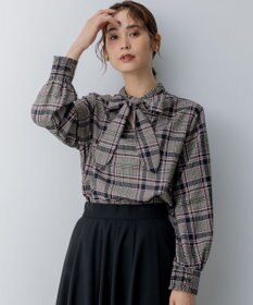 組曲 シアーツイルチェック ハイネックブラウス