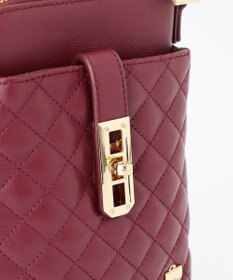 LA BAGAGERIE シープレザー　キルティングスマホショルダー