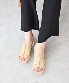 Pointer 本革 超軽量厚底パンチングサンダル