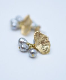 monshiro 【ガラスパール】イチョウプチ ピアス