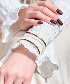 Phoebe 【金属アレルギー対応】2ラインテクスチャーワイドカフバングル　ゴールド/ニッケルフリー