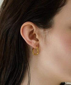 Phoebe 〈金属アレルギー対応〉デイリーニュアンスフープピアス　ゴールド　ステンレス