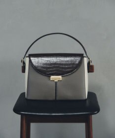 YECCA VECCA 配色メタルポイントバッグ