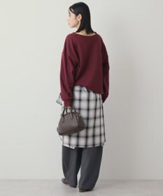 AMERICAN HOLIC Vネックワンポイントロゴスウェットプルオーバー