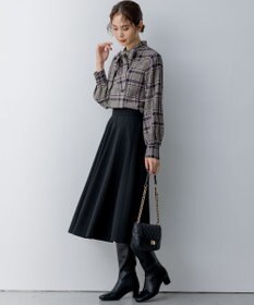 組曲 シアーツイルチェック ハイネックブラウス