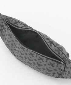 23区GOLF 【UNISEX】モノグラムボディバッグ　ペットボトルも入る！タウンユースにもおすすめ