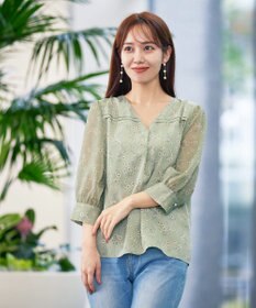 Tiaclasse 【洗える】花柄Vネックブラウス