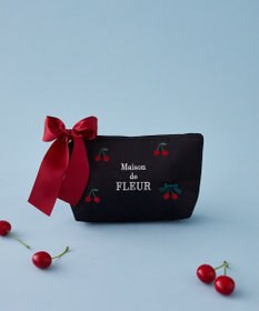 Maison de FLEUR チェリー刺繍ポーチ