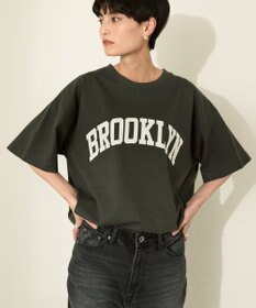 AMERICAN HOLIC BROOKLYN カレッジロゴBIGTシャツ