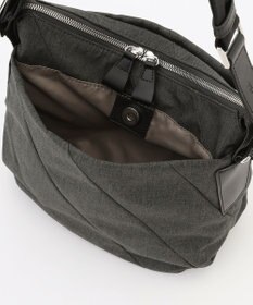 Y'SACCS ストリームラインショルダー