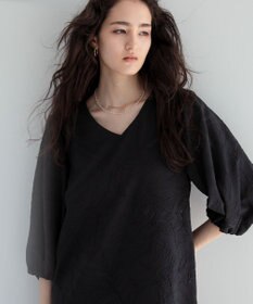 Green Parks ■ＥＳＣＡＲ　エンボスＶネックワンピース