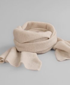 AND WOOL 〈上質な素材と手仕事から生まれた優しいニット〉カシミヤ100%の細巾ストール / マフラー