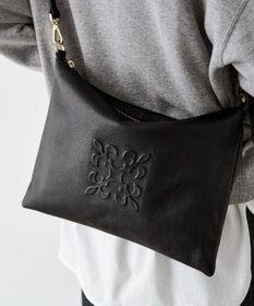 russet エンボスモノグラム ソフトレザーショルダーバッグ(CE-1547)