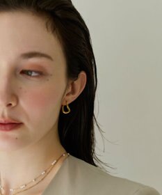 Phoebe 〈金属アレルギー対応〉デイリーニュアンスフープピアス　ゴールド　ステンレス