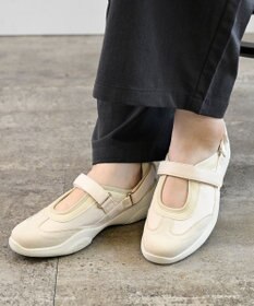 APOM 晴雨兼用　ウォーターレジストメリージェーンスニーカー