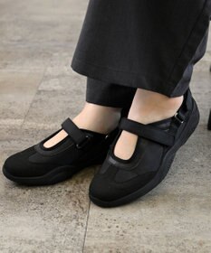 APOM 晴雨兼用　ウォーターレジストメリージェーンスニーカー