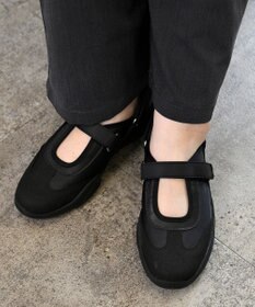 APOM 晴雨兼用　ウォーターレジストメリージェーンスニーカー