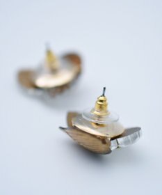 monshiro 【シルバー/ガラス】ハナミズキリーフピアス