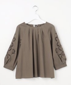 自由区 S エンブロイダリーブロードパフスリーブ ブラウス