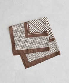 Green Parks ７０ｃｍ　幾何学柄スカーフ