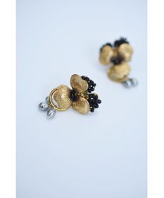 monshiro 【パール】ビオラ イヤリング（ブラック）