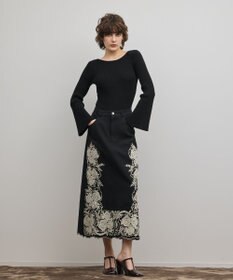 GRACE CONTINENTAL エンブロイダリータイトスカート