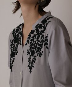 GRACE CONTINENTAL ストライプ刺繍ワンピース