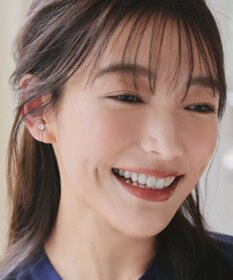 Tiaclasse ワンポイントクリスタルイヤリング