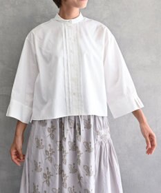 muuc 〈遠州織物の工場で織られた上質なコットン生地〉〈ブロード生地〉フロントタック プリーツ八分袖ブラウス