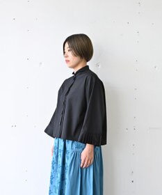 muuc 〈遠州織物の工場で織られた上質なコットン生地〉〈ブロード生地〉フロントタック プリーツ八分袖ブラウス