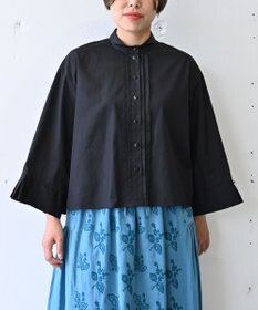 muuc 〈遠州織物の工場で織られた上質なコットン生地〉〈ブロード生地〉フロントタック プリーツ八分袖ブラウス