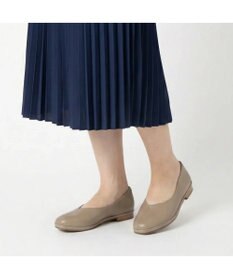 ing <ing>【WEB限定】【サスティナブル】スクエアトゥVカットフラットパンプス