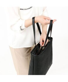 IBIZA マノ　セミショルダーバッグ