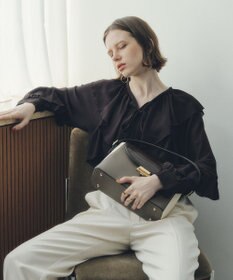 YECCA VECCA 配色メタルポイントバッグ