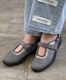 APOM 晴雨兼用　ウォーターレジストメリージェーンスニーカー