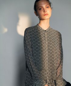 ICB 【30th ANNIVERSARY】 モノグラムプリントシフォン バンドカラーブラウス