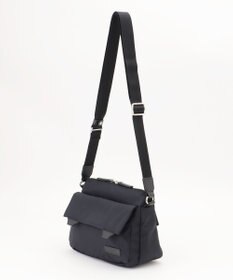 Y'SACCS ダブルタブ　トラベルポシェット